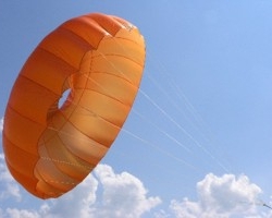 В Австралії охочі зекономити на вечері стрибнули з парашутом з 55 поверху