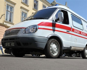 У Маріуполі 17-річна дівчина випала з маршрутки і попала під колеса