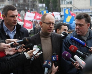 Опозиція має пояснити Януковичу, що &quot;держава перетворюється на ворога суспільства&quot; - експерт