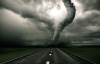 Невеселі прогнози від метеорологів: Україні загрожують торнадо