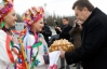 Янукович приехал в Енакиево с двумя сыновьями и тремя министрами