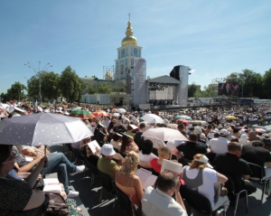 На Михайловской площади вот-вот начнется съезд &quot;Батькивщины&quot;