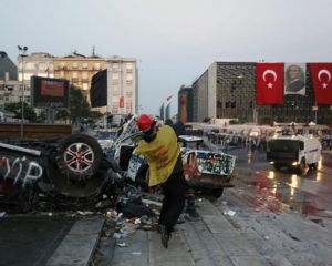 У Стамбулі поліція знову розчистила площу Таксим, є постраждалі