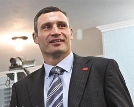 Кличко уже опередил в рейтинге Януковича - социсследование
