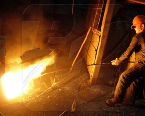 Падение промпроизводства ускорилось до 9,3%