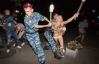 FEMEN устроили ночную облаву на место ночевки в Киеве  белорусского президента