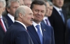 Янукович радів зустрічі із Лукашенком під державні гімни