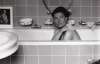 В день смерти Гитлера американские журналисты фотографировались в его ванне