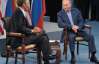 Саммит "Большой восьмерки": Путин улыбался Обаме, а тот выгулял канадского премьера в поле