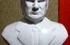 Скульптор Олександр Бойко продає бюст Януковича за 9999 грн