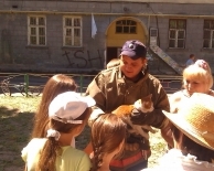 Столичні пожежники зняли з дерева кота, який 4 дні не міг з нього злізти