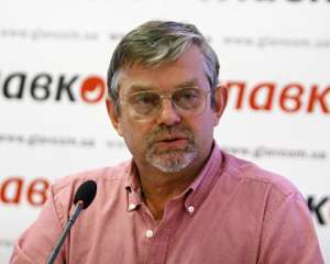 Янукович не придет в парламент - Небоженко