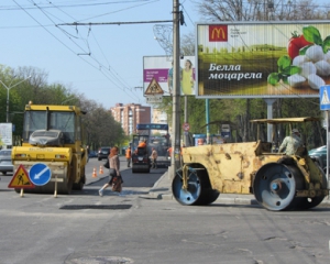 В Украине хотят запретить размещение рекламы вдоль автодорог