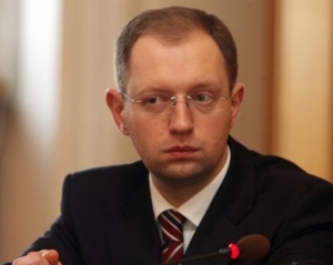Яценюк заявил, что пока нет конкретных фамилий украинских чиновников, в отношении которых могут принять санкции