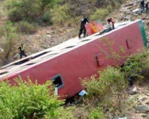 В Перу рухнул в реку автобус с пассажирами, погибли 14 человек