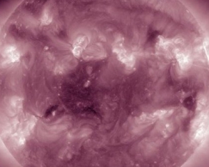 Корональная дыра на Солнце вызвала мощную магнитную бурю на Земле