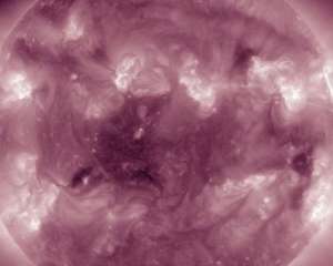 Корональна діра на Сонці викликала потужну магнітну бурю на Землі