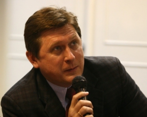&quot;Янукович определится с лечением Тимошенко в августе - начале сентября&quot; - политолог