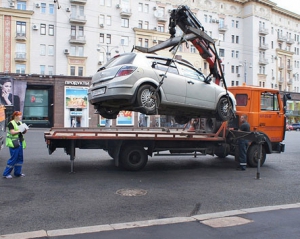 Українських водіїв штрафуватимуть за неправильне паркування