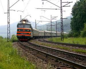 В Черкасской области скоростной поезд сбил насмерть пенсионерку