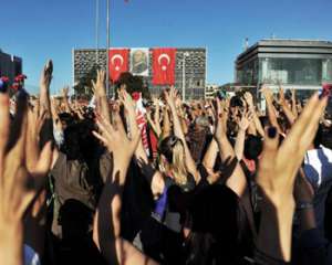 Турецький суд скасував план забудови площі Таксім