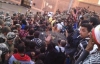 Армия начала окружать офис президента Египта колючей проволокой