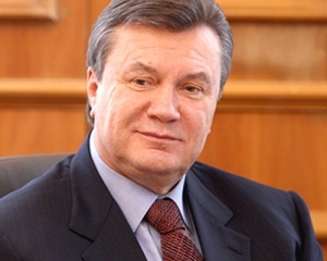 Януковичу на день рождения привезут торт и цветы прямо под Межигорье