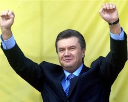 Депутати прилетіли у Форос на чартері привітати Януковича