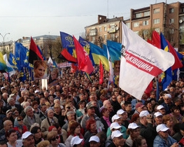 Опозиціонери заблокували трибуну у Київраді