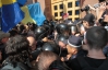 Киевсовет от штурма спас только "доблестный" спецназ