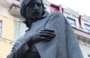 Біля пам'ятника Гоголю у Санкт-Петербурзі проводять флеш-моби
