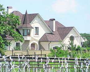 П&#039;ять найдорожчих будинків найбагатшого села Черкащини