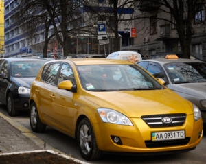 Українців зобов&#039;яжуть перескласти на права, аби їздити в Росію