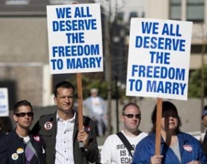 Верховний суд Каліфорнії відмовився заборонити одностатеві шлюби