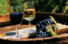 Древние виноделы консервировали вино смолой