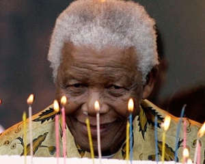Нельсон Мандела в больнице отметит 95-летие