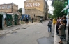 Киевляне очистили Десятинный переулок от забора и незаконного подкопа под дома