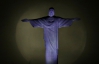 К приезду Папы Франциска, в Рио над статуей Христа взошла невероятных размеров луна