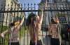 Femen попытались замкнуть посольство Туниса в Бельгии