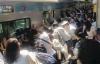В Японии пассажиры поезда наклонили 32-тонный вагон, чтобы спасти женщину