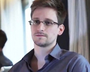 Сноуден не може залишити  аеропорт - адвокат