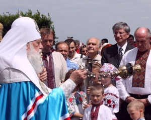 УПЦ КП приглашает верующих на &quot;молебен без пропусков&quot;