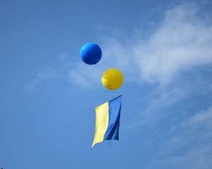 Синьо-жовтий прапор - це знущання над українською традицією