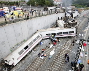 Машинист поезда, потерпевшего крушение в Испании, отказался давать показания полиции