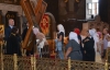 Верующие простояли сутки в очереди, чтобы поцеловать крест Андрея Первозванного 