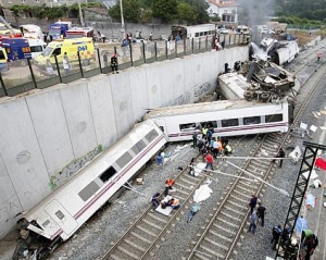 Скончалась еще одна жертва крушения поезда в Испании: теперь погибших 79