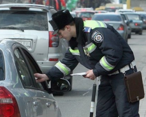 На Львовщине мужчина просидел 30 часов в автомобиле, чтобы не платить штраф ГАИ