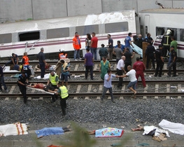 Машинист поезда в Испании в момент аварии разговаривал по телефону - СМИ