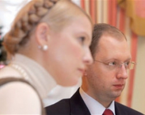 Яценюк: пока Тимошенко заключена - решение Евросуда не является выполненным