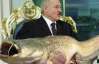 В інтернеті популярні Путін з щуками, Лукашенко з сомами і Янукович з бичком 